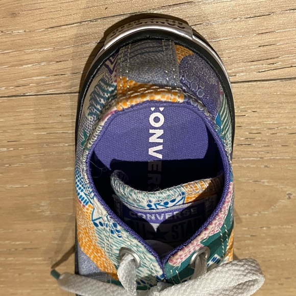 Girls Converse shoes - Picture 4 of 4